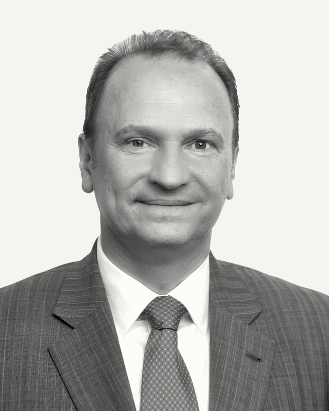 Dr. Axel J. Schilder